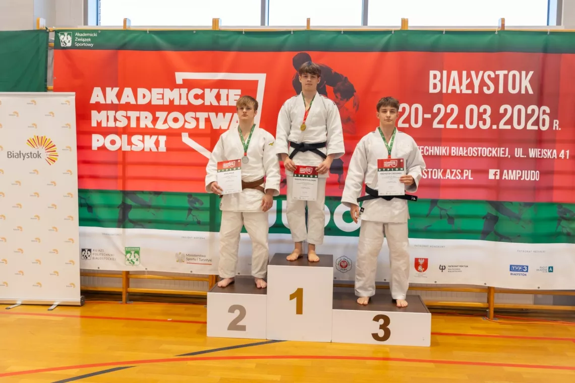 Judocy na podium