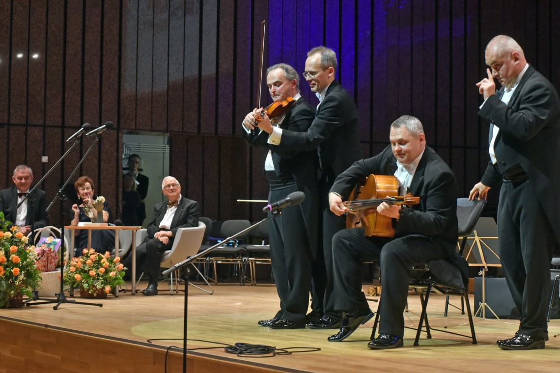 Wśród wykonawców była popularna grupa MoCarta