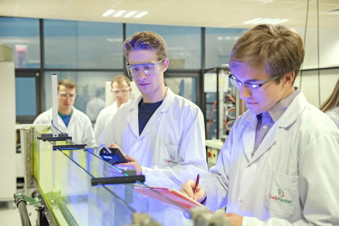 Praca w laboratorium