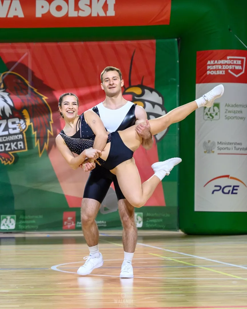 Występ pary w aerobiku sportowym