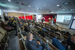 Aula wypełniona publicznością