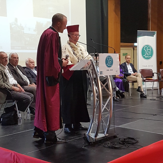 Rektor PŁ prof. Sławomir Wiak oraz promotor doktoratu honoris causa prof. Jean-Philippe Lecointe