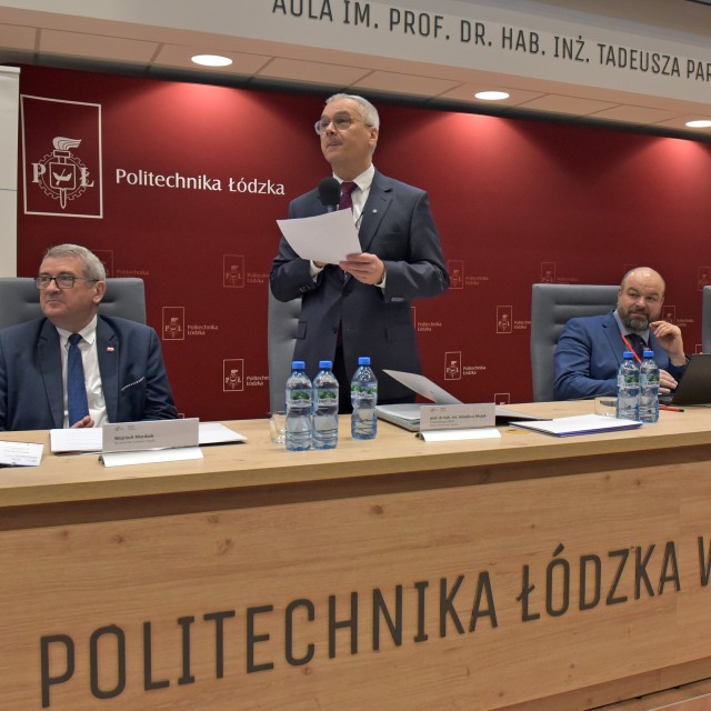 Od lewej: minister Wojciech Murdzek, przewodniczący KRASP prof. Arkadiusz Mężyk,  prof. Michał Zasada, rektor SGGW, prof. Jan Szmidt, honorowy przewodniczący KRASP